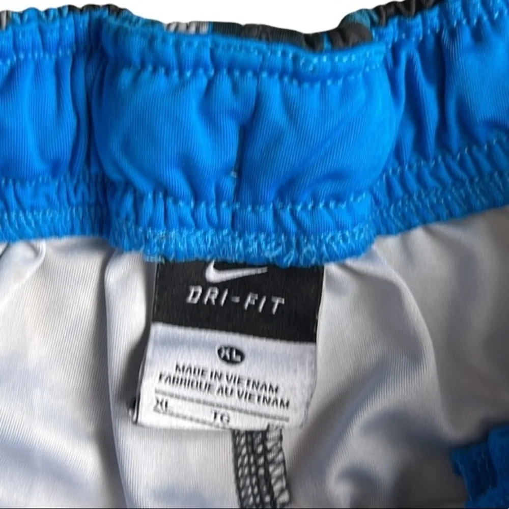 Nike‎ Boy's Black/Gray/Blue Basketball Shorts Size XL